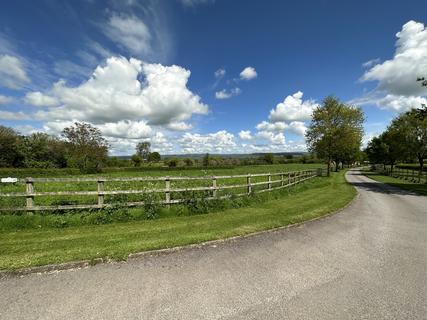 Entrance drive